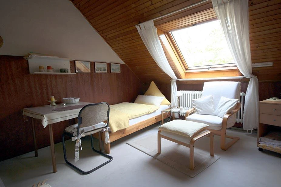 Günstiges 1-Bett-Zimmer Roolfs in ruhiger Lage in Cuxhaven-Duhnen